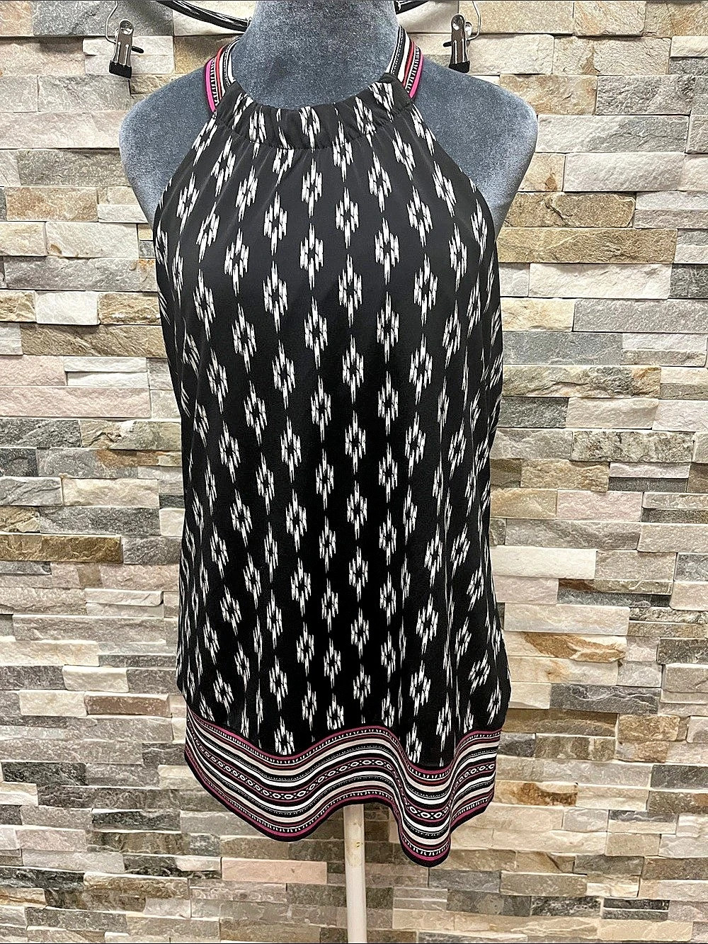 WHITE HOUSE Geometric Halter Tank in Black & Pink Like New